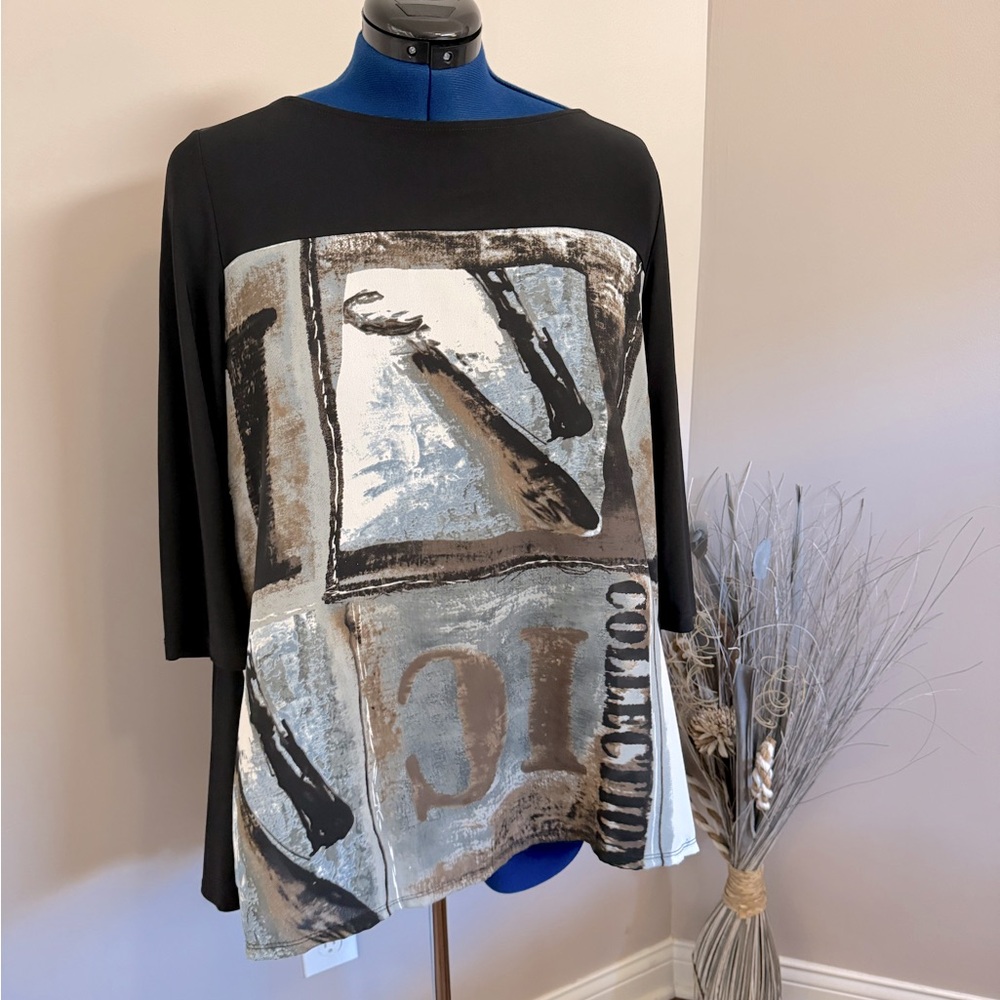 Fun tunic top in like-new condition!